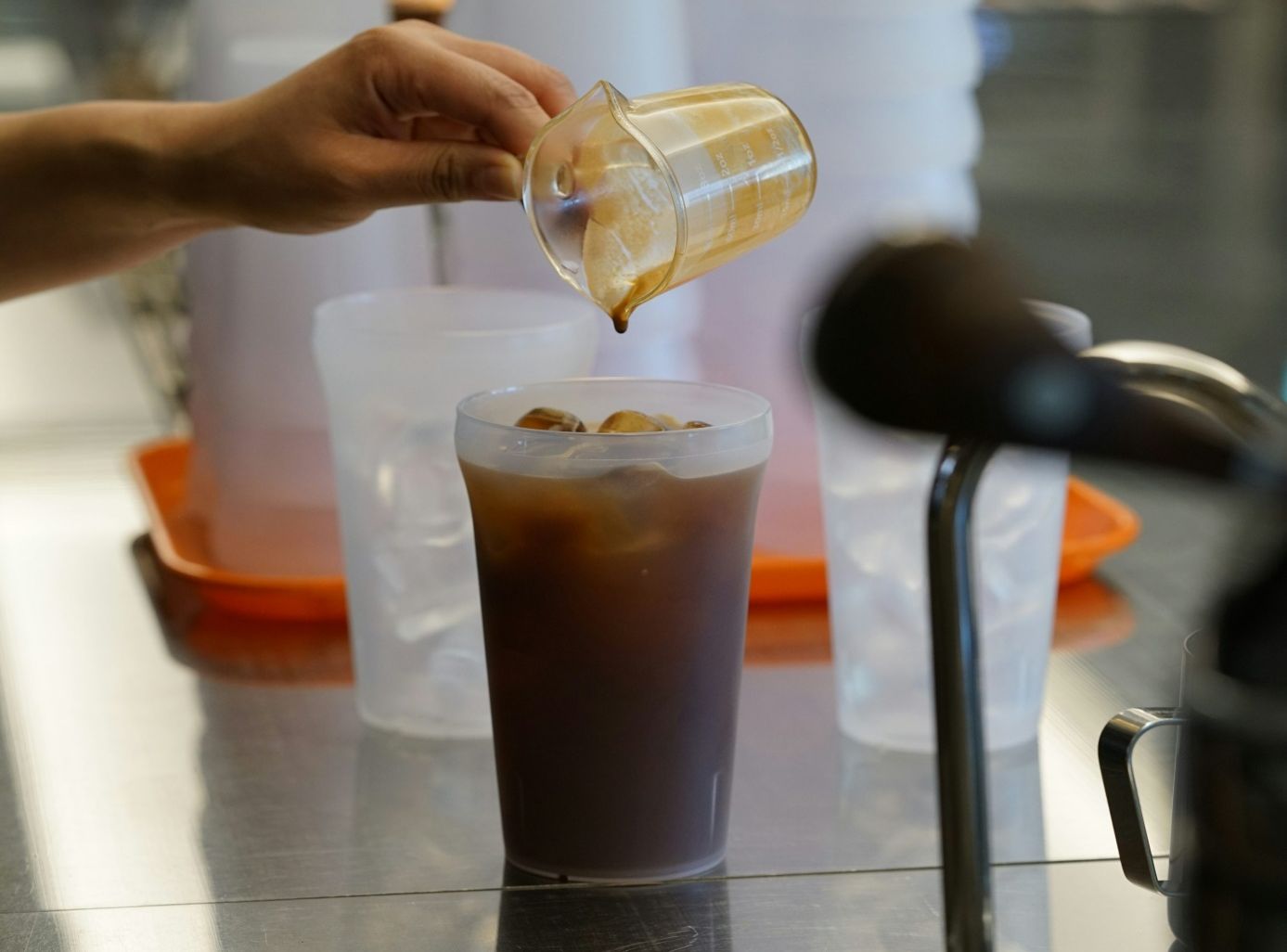 Opakovaně použitelné kelímky jako součást udržitelné spotřeby